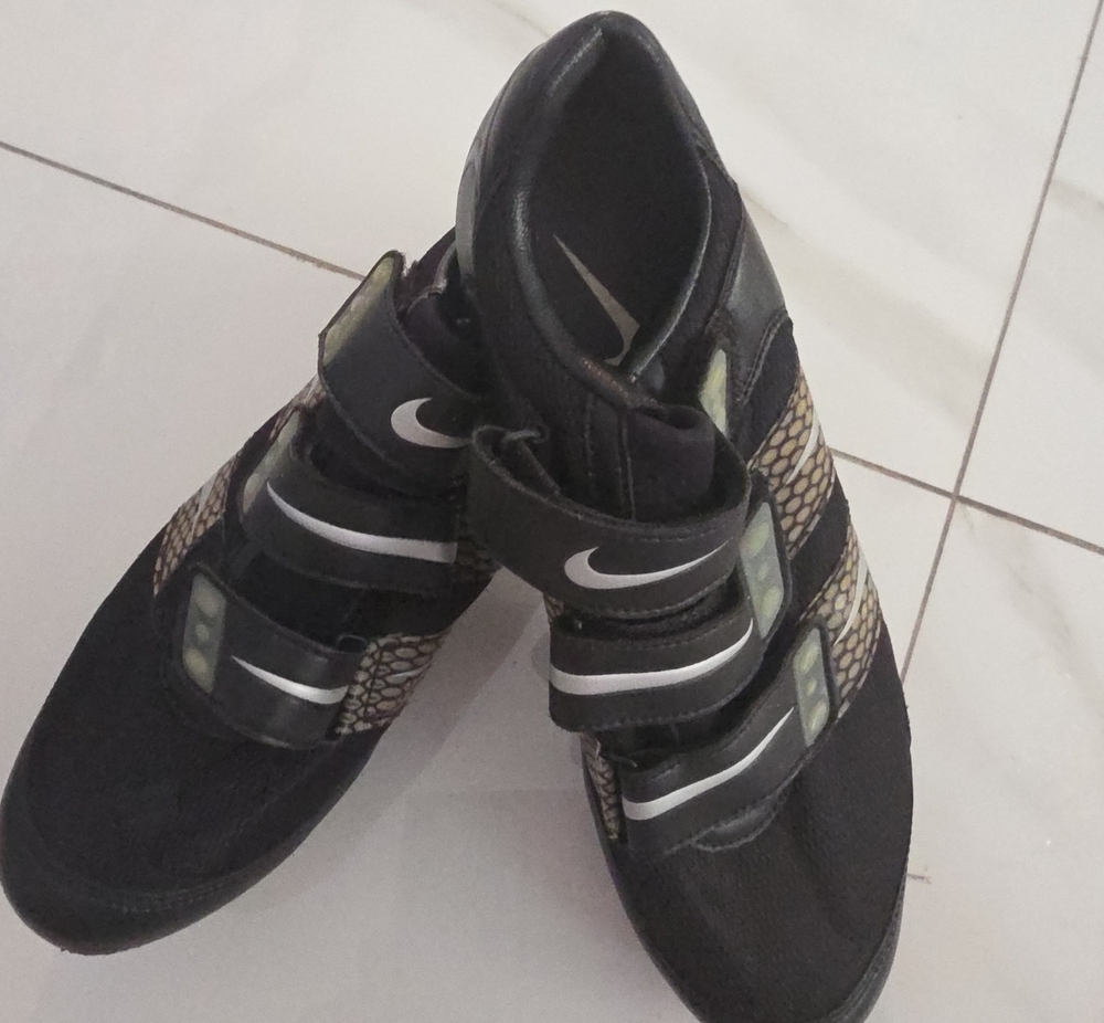 Nike Black Kids Velcro Sneakers with Snakeskin Accent